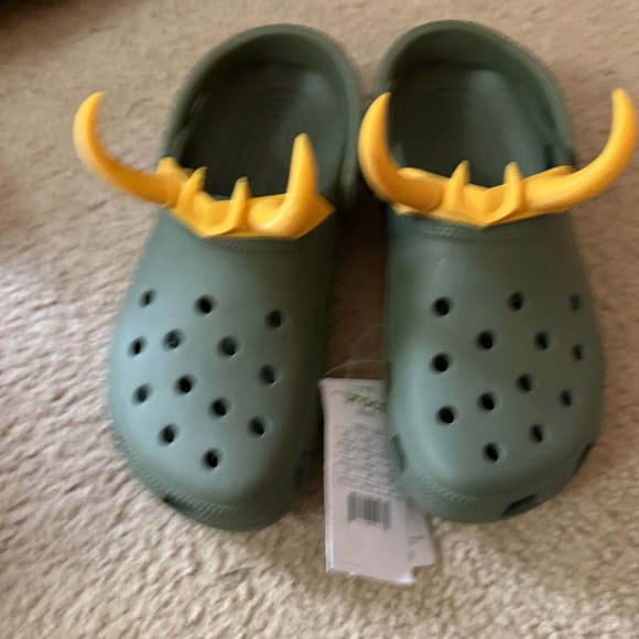 Brand new Green Crocs /marvel Loki W9 - Picture 1 of 3